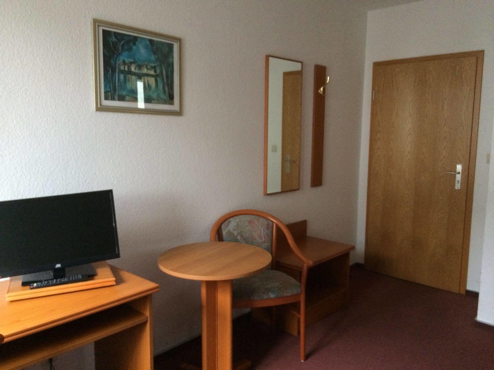 Zur Krone Seelze Exterior photo